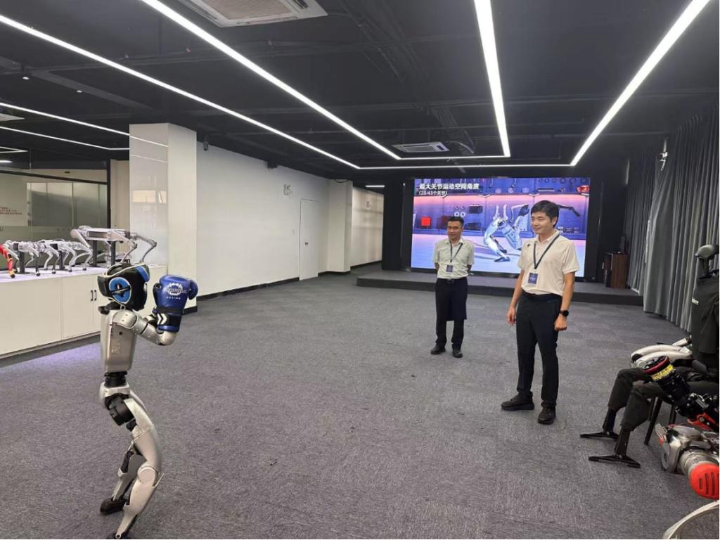 院长苏谦带队赴杭州前沿科技企业调研智能机器人销售合作
